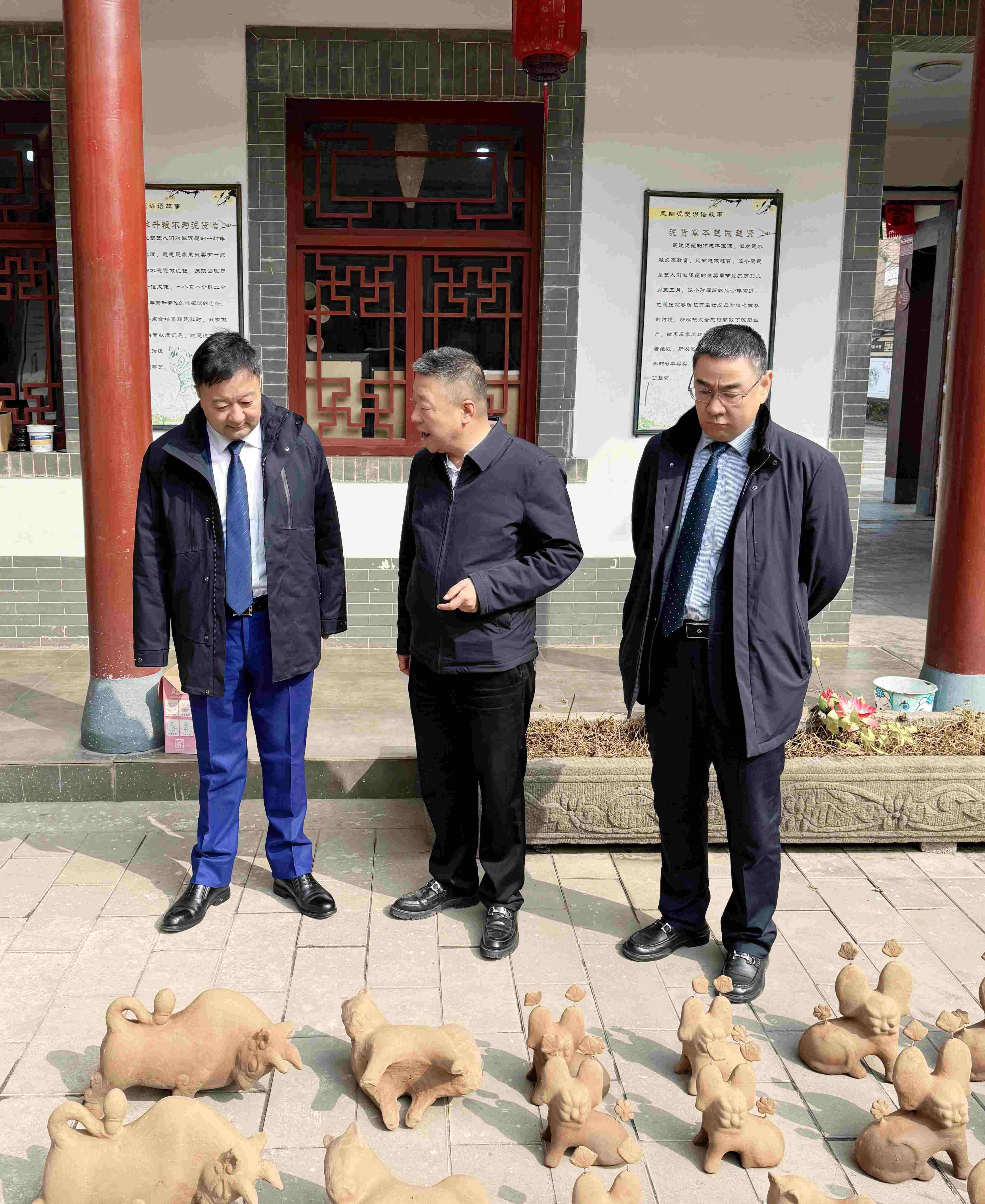 非遗传承 酒旅融合 |柳林酒业集团党委书记、董事长付小铜一行赴六营泥塑村参观考察